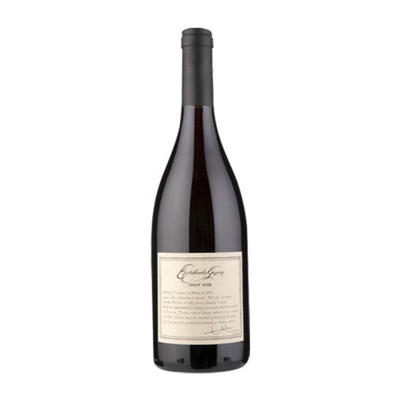 Botella de Escorihuela Gascon Pinot Noir